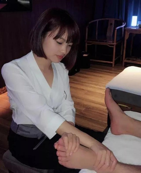都市白领最爱的放松方式，成都夜生活获取新途径